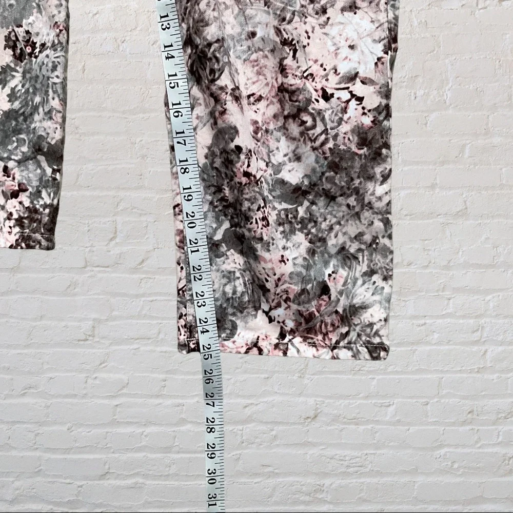 🌸Bandolino Karyn Capris Boyfriend Style Floral Crop Pants - Picture 13 of 15